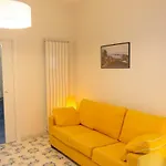 Ambra Short Rent Σορέντο