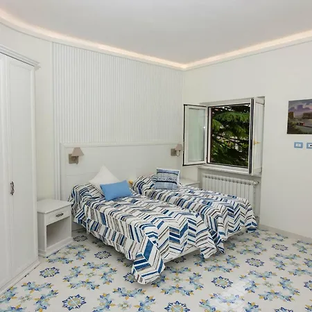 Ambra Short Rent Lejlighed